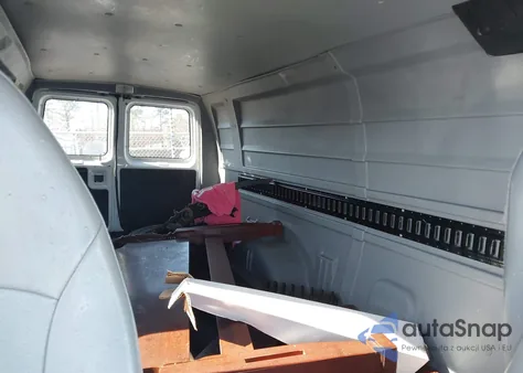 2008 Ford E-250 z USA, uszkodzony, nr VIN 1FTNS24W28DB09140